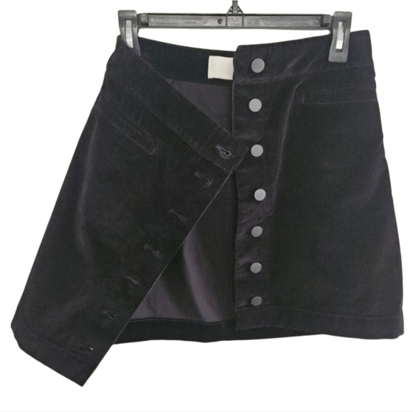 Aritzia Dresses & Skirts - WILFRED FREE KARMEN CORDUROY SKIRT SIZE 6